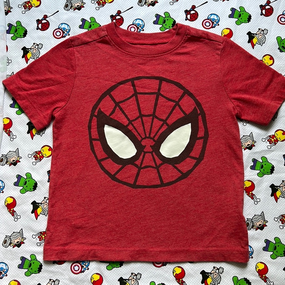 Old Navy: Spider-Man red t-shirt, size 3T